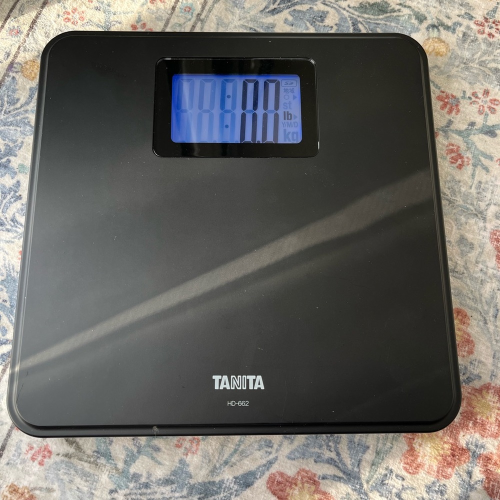 Tanita Black Digital Weight Bathroom Scale HD-662 - Picture 3 of 7